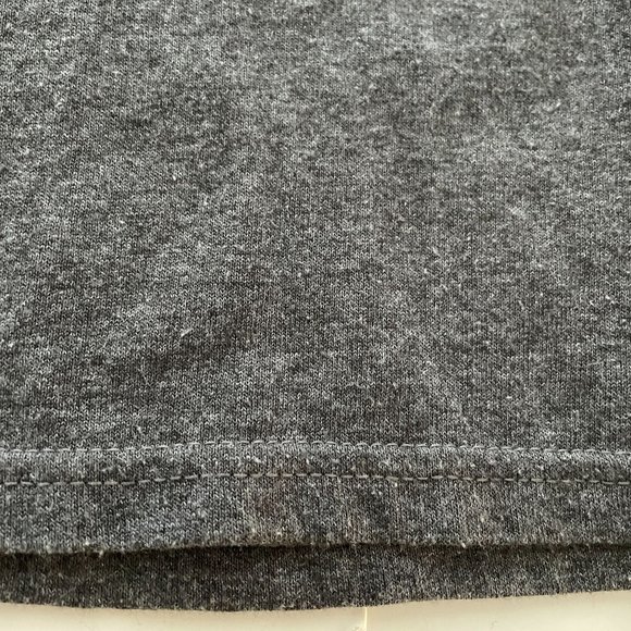 4/$25 Marvel TShirt Deadpool Comics Simple Distressed Logo Shield Gray Men XL - Picture 9 of 9